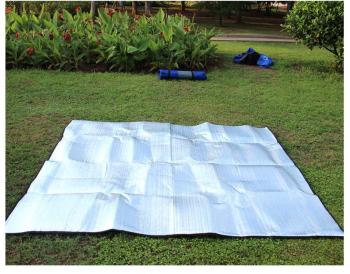 Thảm nhôm cách nhiệt 2mx2m dùng cắm trại, câu cá dã ngoại